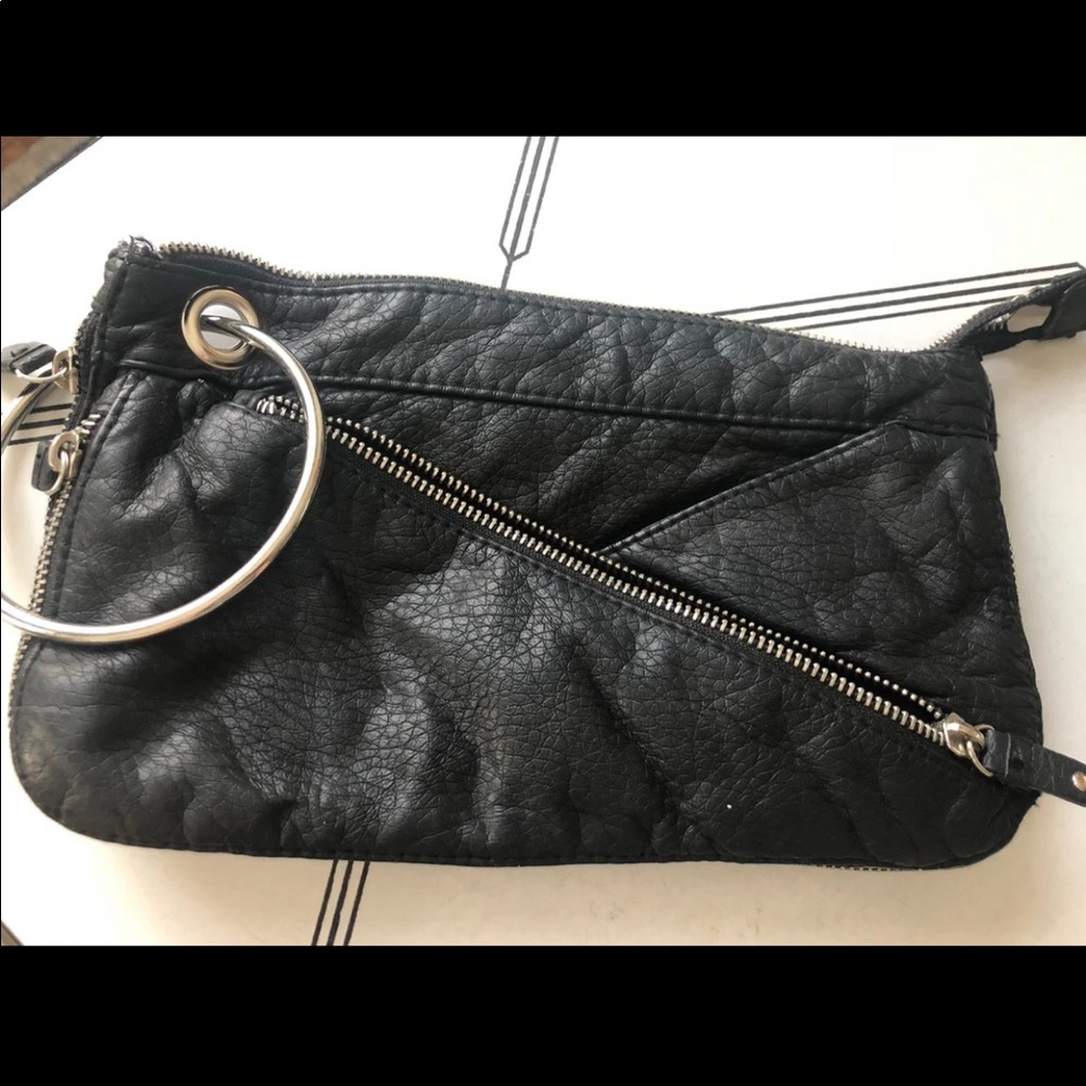 Black moto clutch